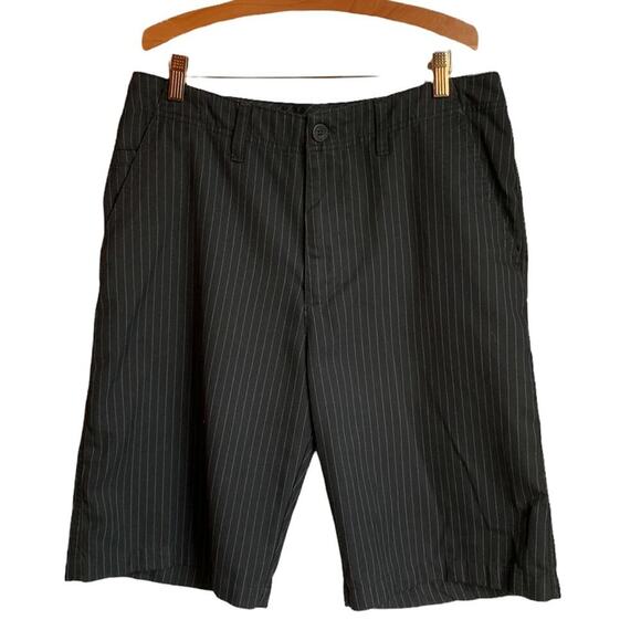 QUICKSILVER Men’s Black PinStripe Shorts Size: 32 - Picture 1 of 12